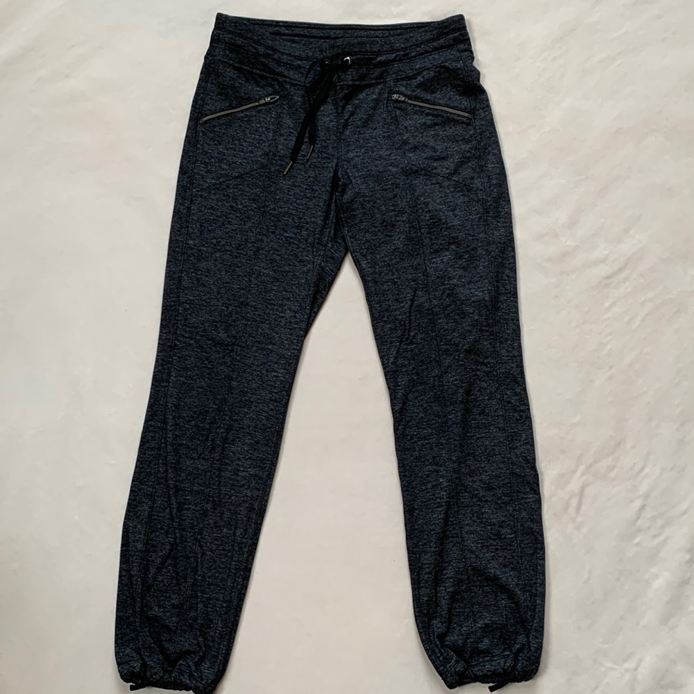 Athleta Metro Charcoal Heathered Jogger - size Small